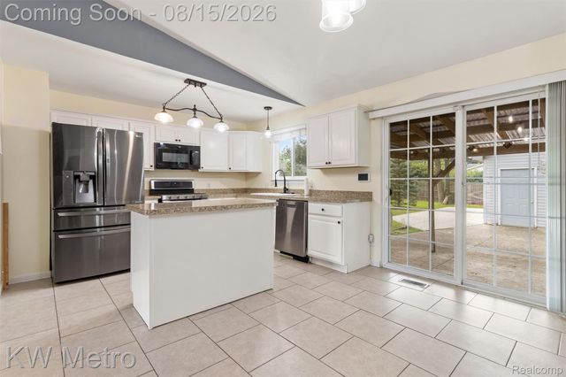 33693 Glen Street, Westland, MI 48186