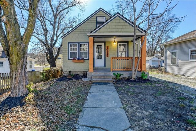 1213 Spruce Street, Leavenworth, KS 66048