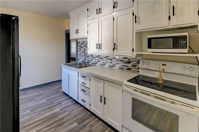 1213 Spruce Street, Leavenworth, KS 66048