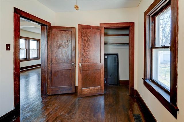 1213 Spruce Street, Leavenworth, KS 66048