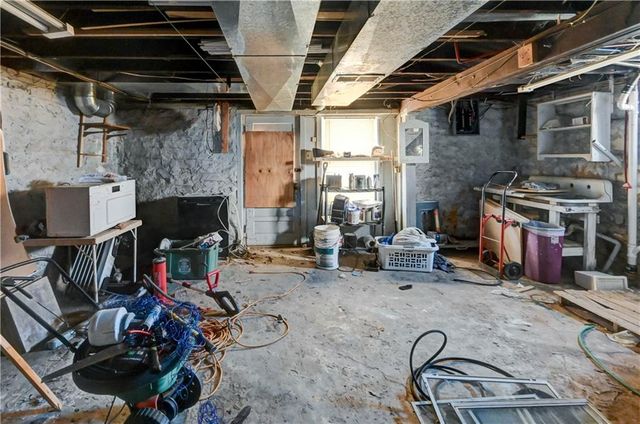 1213 Spruce Street, Leavenworth, KS 66048