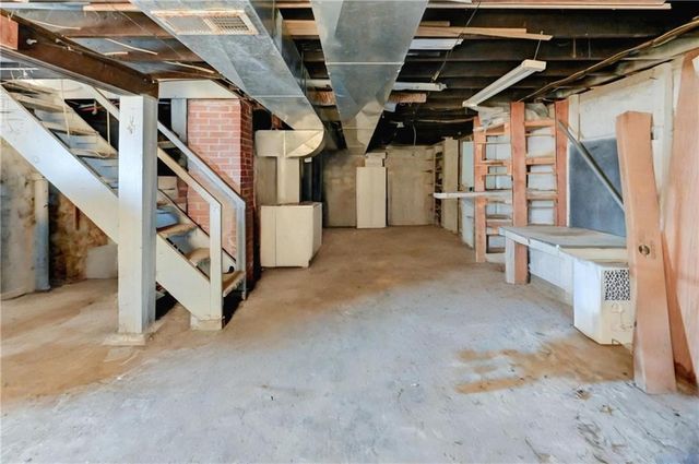 1213 Spruce Street, Leavenworth, KS 66048