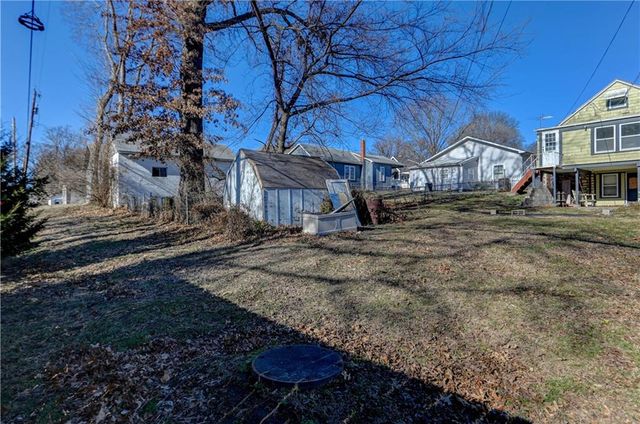 1213 Spruce Street, Leavenworth, KS 66048