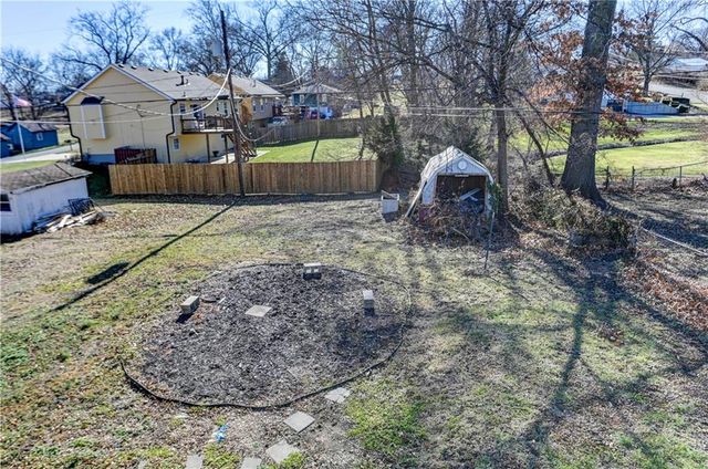 1213 Spruce Street, Leavenworth, KS 66048