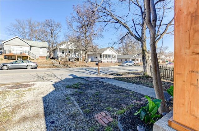 1213 Spruce Street, Leavenworth, KS 66048