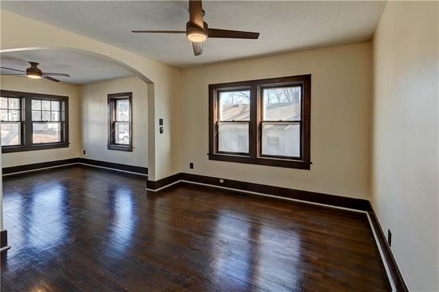 1213 Spruce Street, Leavenworth, KS 66048