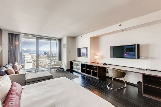 4381 West Flamingo Road 5220, Las Vegas, NV 89103