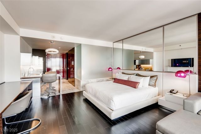 4381 West Flamingo Road 5220, Las Vegas, NV 89103