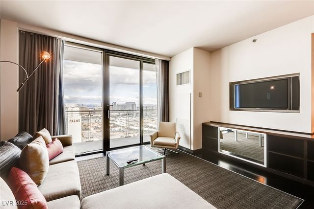 4381 West Flamingo Road 5220, Las Vegas, NV 89103