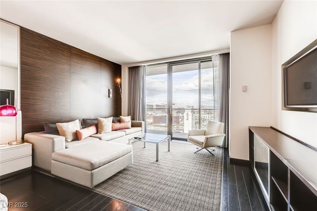 4381 West Flamingo Road 5220, Las Vegas, NV 89103