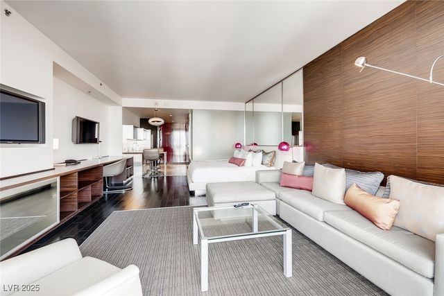 4381 West Flamingo Road 5220, Las Vegas, NV 89103