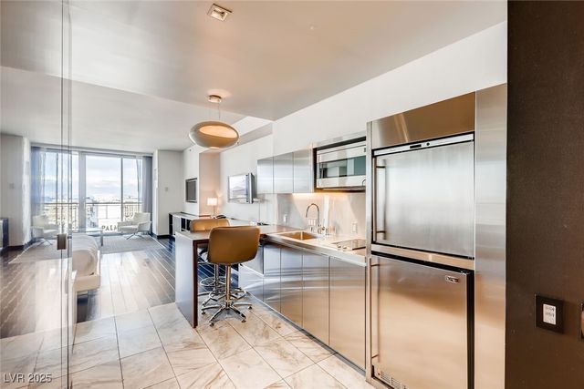 4381 West Flamingo Road 5220, Las Vegas, NV 89103