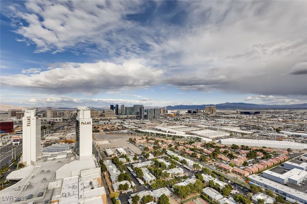 4381 West Flamingo Road 5220, Las Vegas, NV 89103