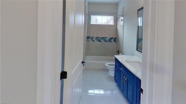 100 Creek LN, Suffolk, VA 23435