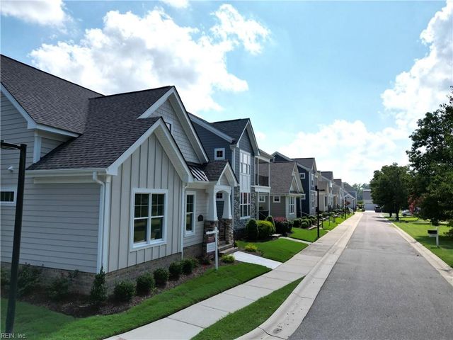 100 Creek LN, Suffolk, VA 23435