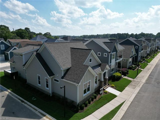 100 Creek LN, Suffolk, VA 23435