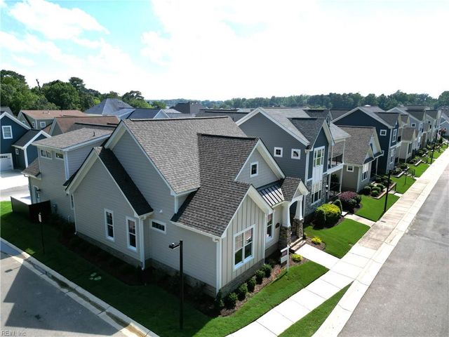 100 Creek LN, Suffolk, VA 23435