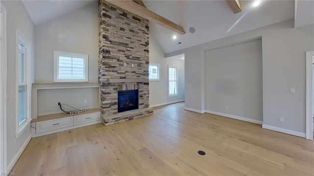 100 Creek LN, Suffolk, VA 23435