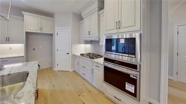 100 Creek LN, Suffolk, VA 23435