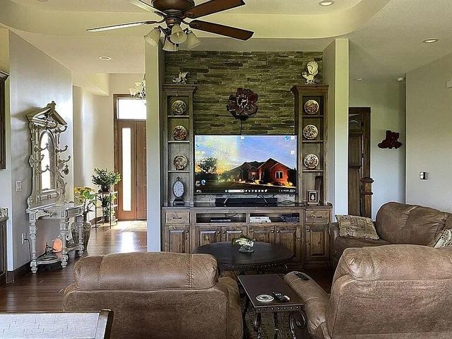 1662 S Timber Lake Drive, Nixa, MO 65714
