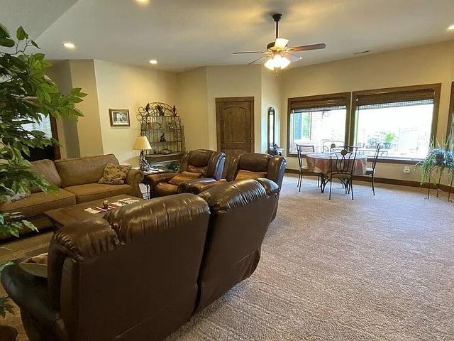 1662 S Timber Lake Drive, Nixa, MO 65714