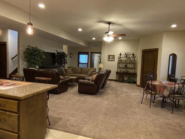 1662 S Timber Lake Drive, Nixa, MO 65714