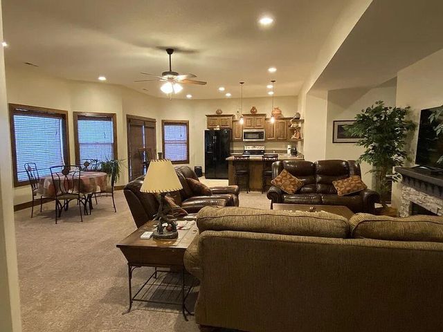 1662 S Timber Lake Drive, Nixa, MO 65714