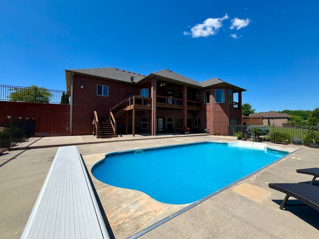 1662 S Timber Lake Drive, Nixa, MO 65714