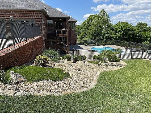 1662 S Timber Lake Drive, Nixa, MO 65714