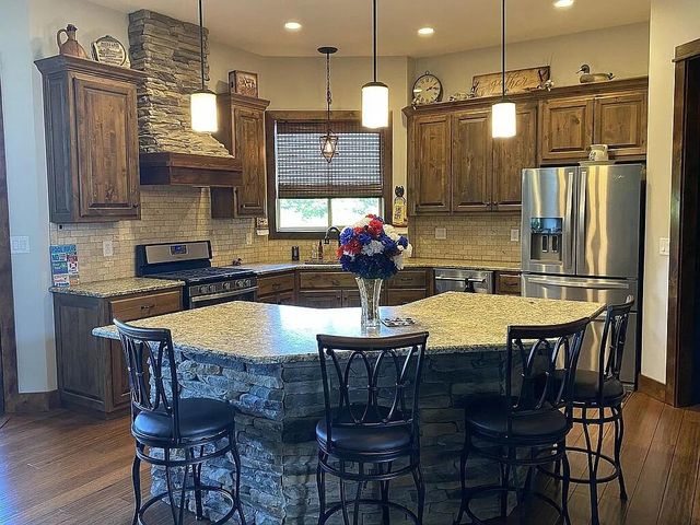 1662 S Timber Lake Drive, Nixa, MO 65714