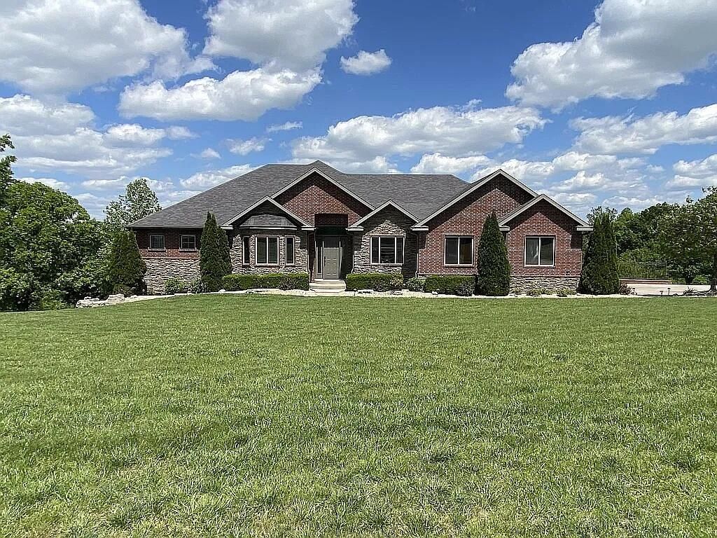 1662 S Timber Lake Drive, Nixa, MO 65714