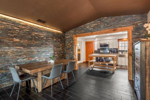 310 Veja Baja Drive SE, Rio Rancho, NM 87124