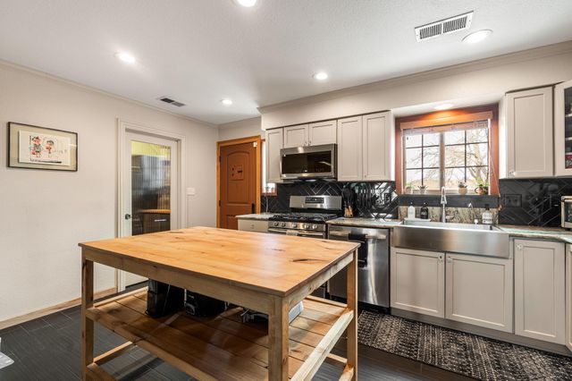 310 Veja Baja Drive SE, Rio Rancho, NM 87124