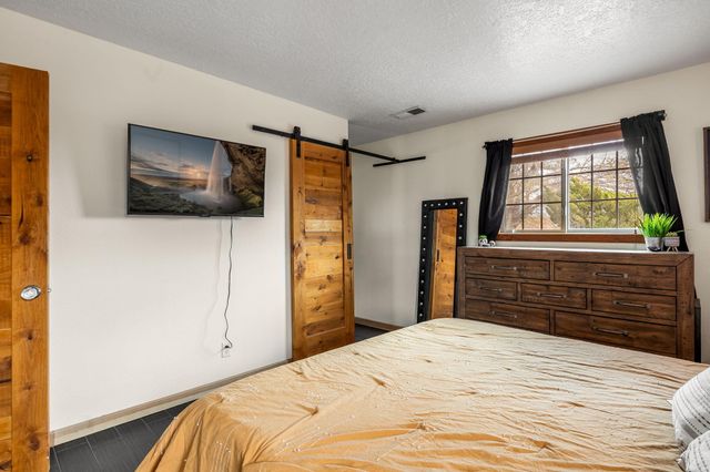 310 Veja Baja Drive SE, Rio Rancho, NM 87124