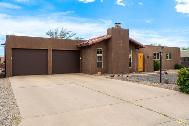 310 Veja Baja Drive SE, Rio Rancho, NM 87124