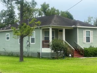 2909 Avenue H, Dickinson, TX 77539