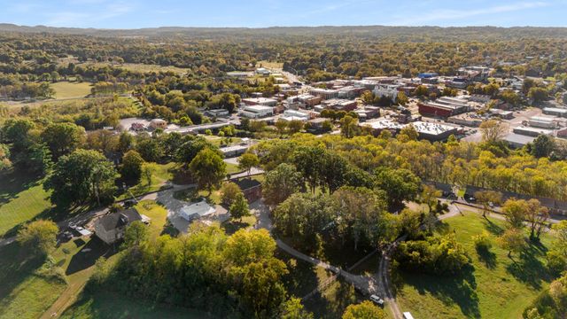319 E Hill Ave, Lewisburg, TN 37091