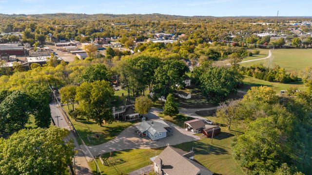 319 E Hill Ave, Lewisburg, TN 37091