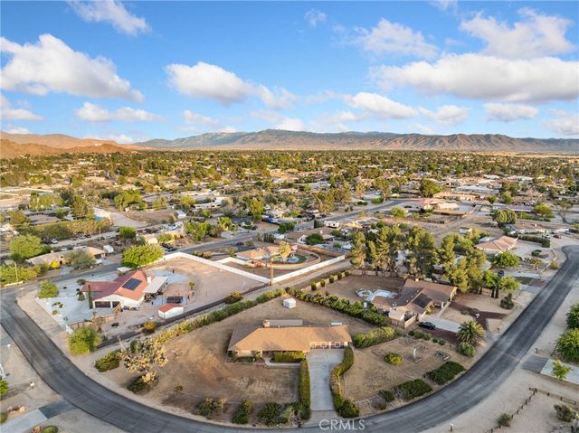 19213 Tecumseh, Apple Valley, CA 92307