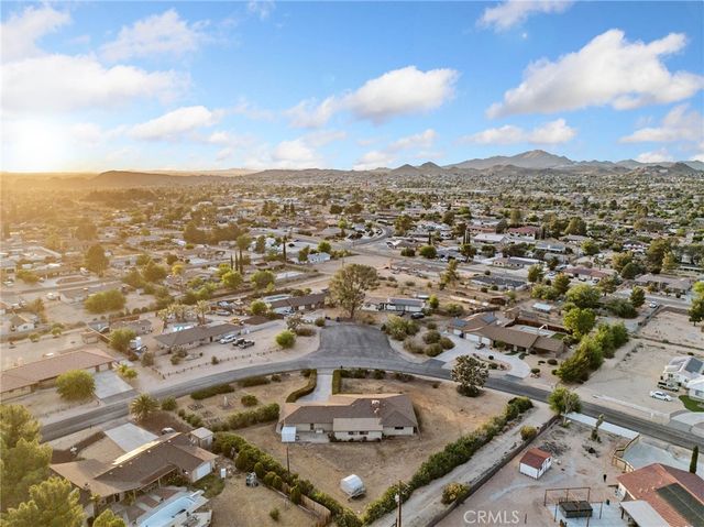 19213 Tecumseh, Apple Valley, CA 92307