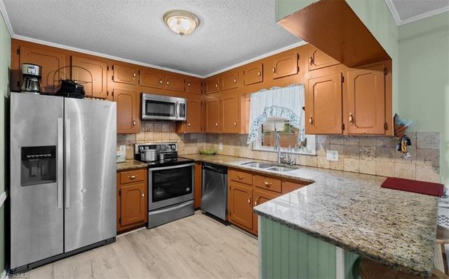 1130 Heathwood Road, Randleman, NC 27317