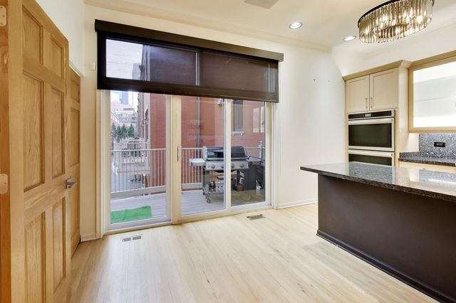 484 N Canal Street, Chicago, IL 60654