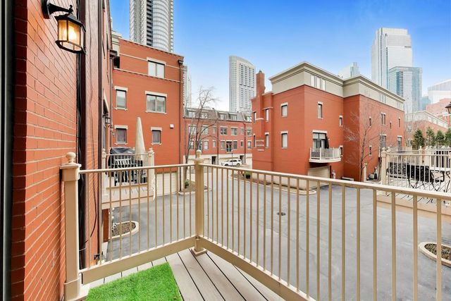 484 N Canal Street, Chicago, IL 60654