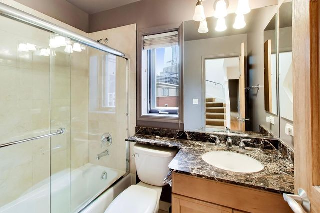 484 N Canal Street, Chicago, IL 60654
