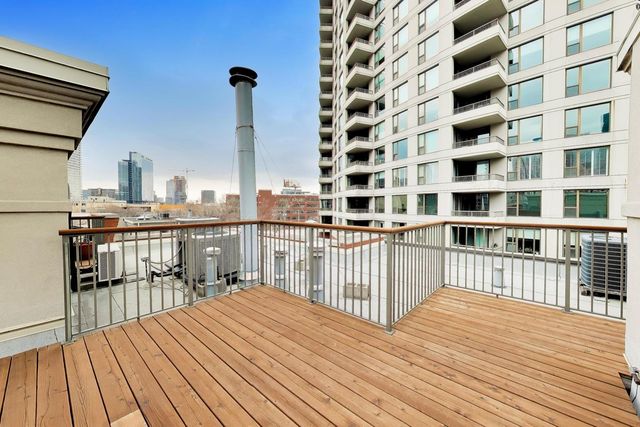 484 N Canal Street, Chicago, IL 60654