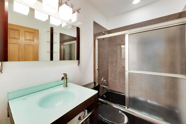 484 N Canal Street, Chicago, IL 60654