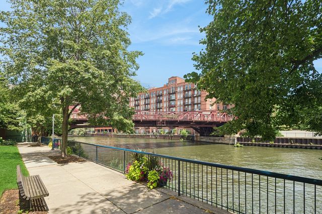 484 N Canal Street, Chicago, IL 60654