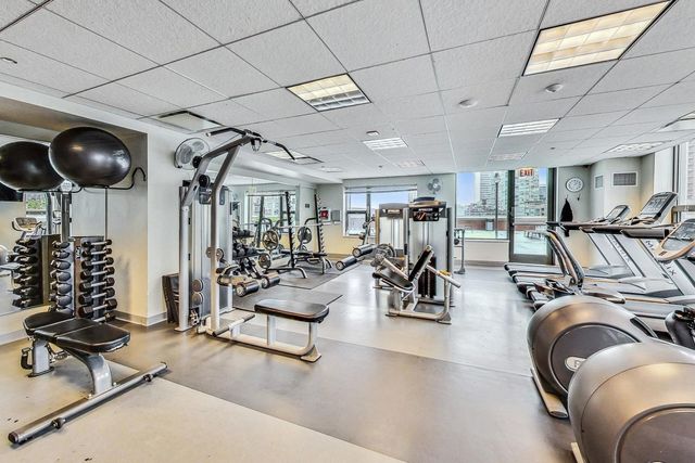 484 N Canal Street, Chicago, IL 60654