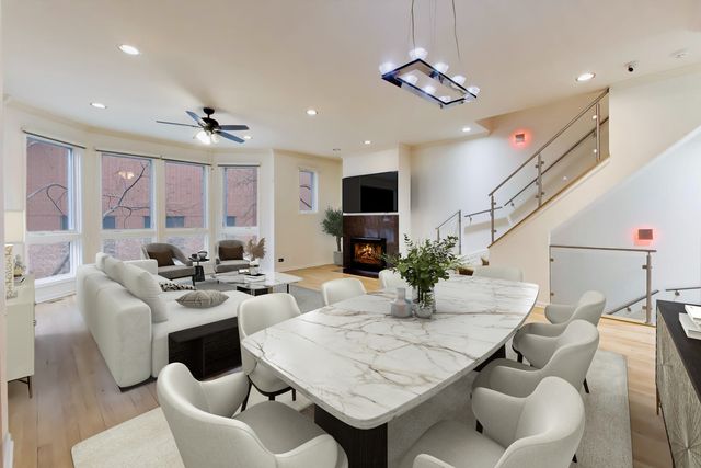 484 N Canal Street, Chicago, IL 60654
