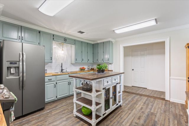 807 Berger Road, West, TX 76691
